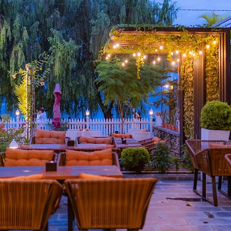 Majestic Lake Front Hotel & Suites Pokhara Exterior foto