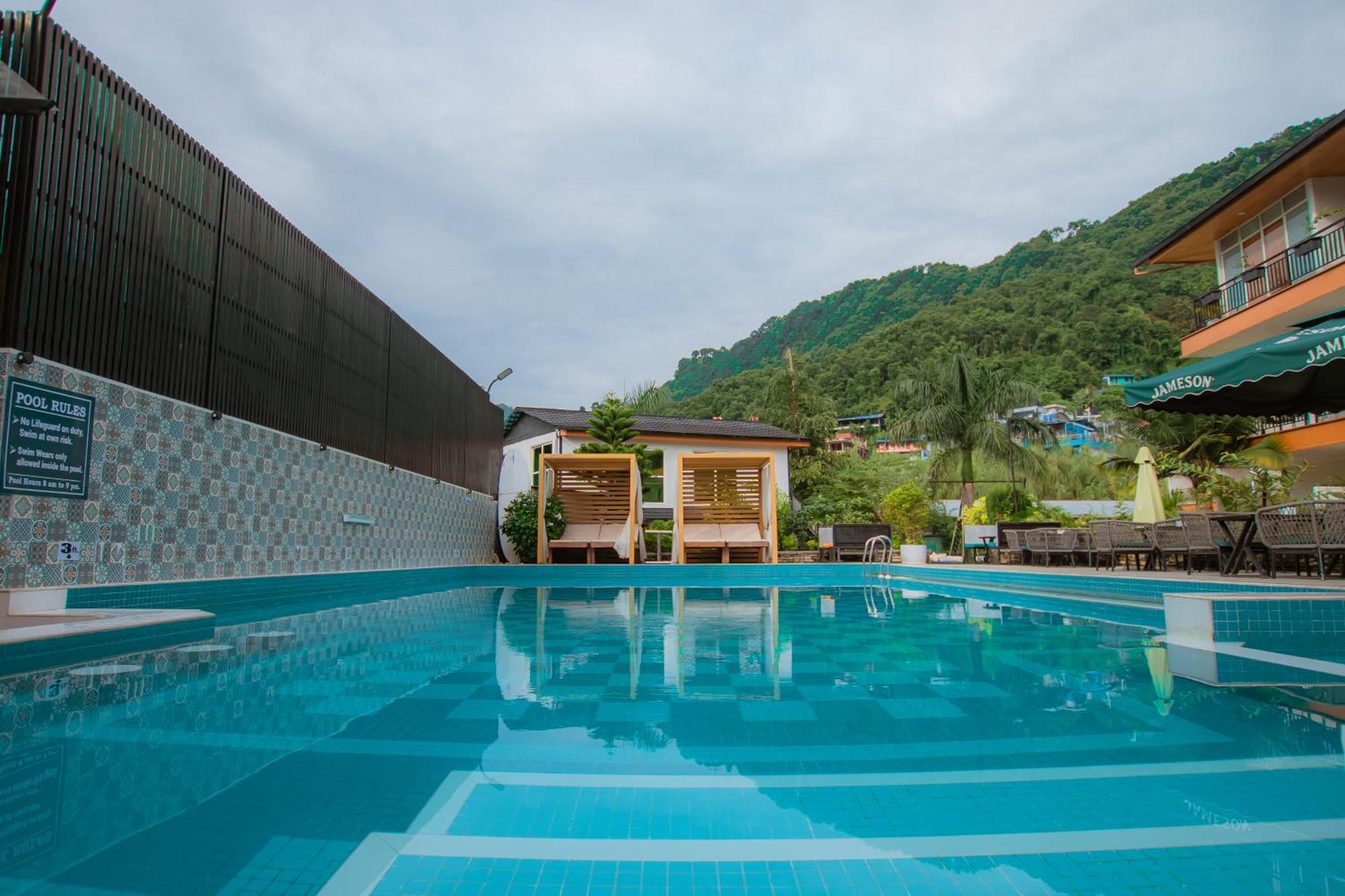 Majestic Lake Front Hotel & Suites Pokhara Exterior foto
